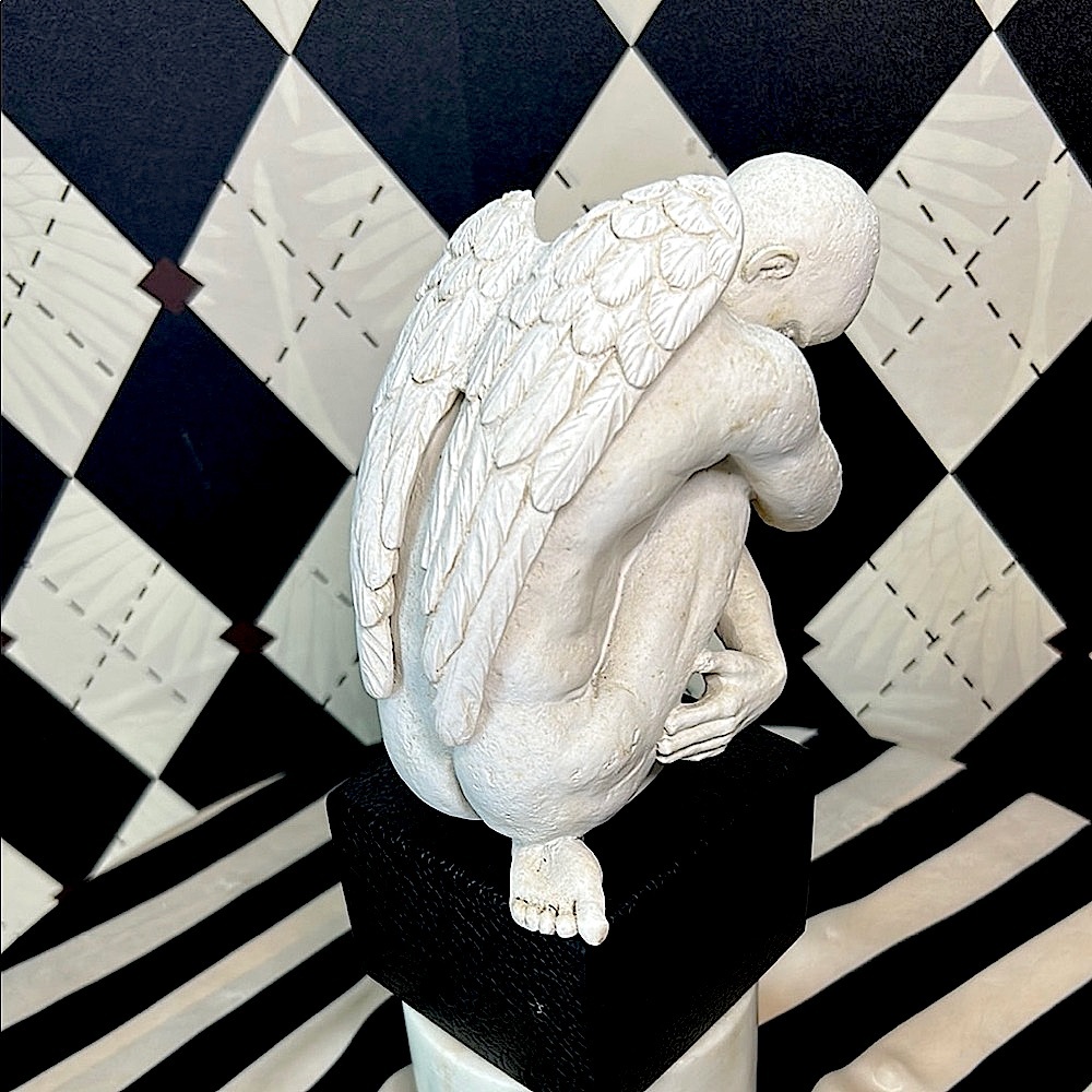 Vitruvian Weeping Angel Sculpture – Pensive Angel Inspired by da Vinci | TMS - Picture 8 of 17